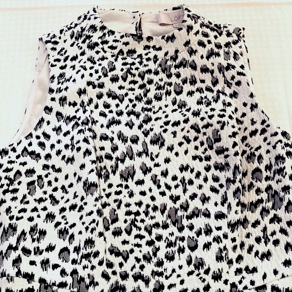 LOFT Dresses & Skirts - Ann Taylor LOFT Dress: Black and White Animal Print Lined Sheath SIZE 2